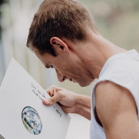 Armin van Buuren volta às origens com set 100% em vinil