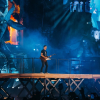 Martin Garrix surpreende o Tomorrowland com The Edge, do U2, e estreia parceria in&eacute;dita